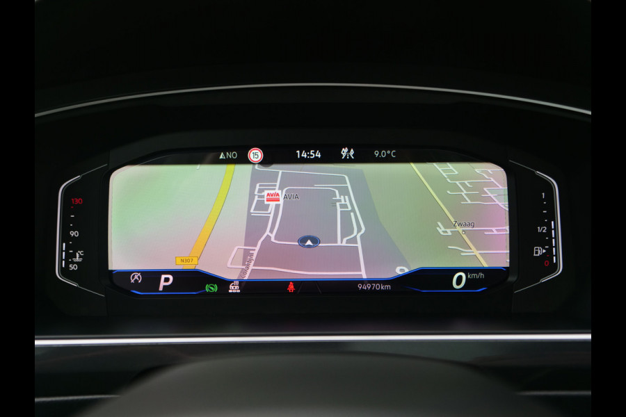 Volkswagen Tiguan 1.5 TSI R-Line | panorama | head-up | Trekhaak..