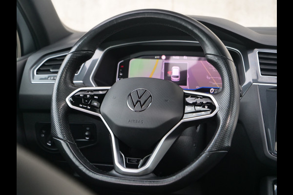 Volkswagen Tiguan 1.5 TSI R-Line | panorama | head-up | Trekhaak..