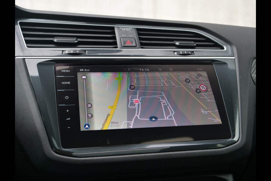 Volkswagen Tiguan 1.5 TSI R-Line | panorama | head-up | Trekhaak..