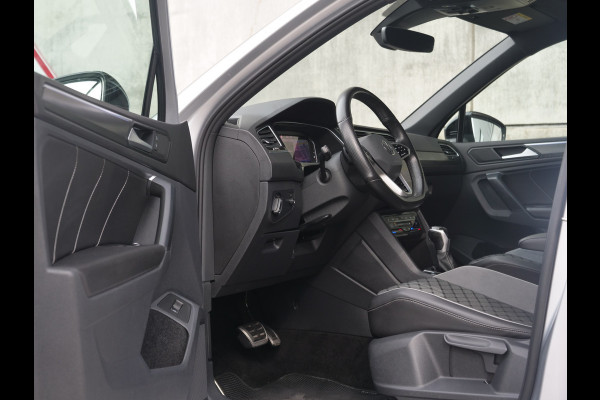 Volkswagen Tiguan 1.5 TSI R-Line | panorama | head-up | Trekhaak..