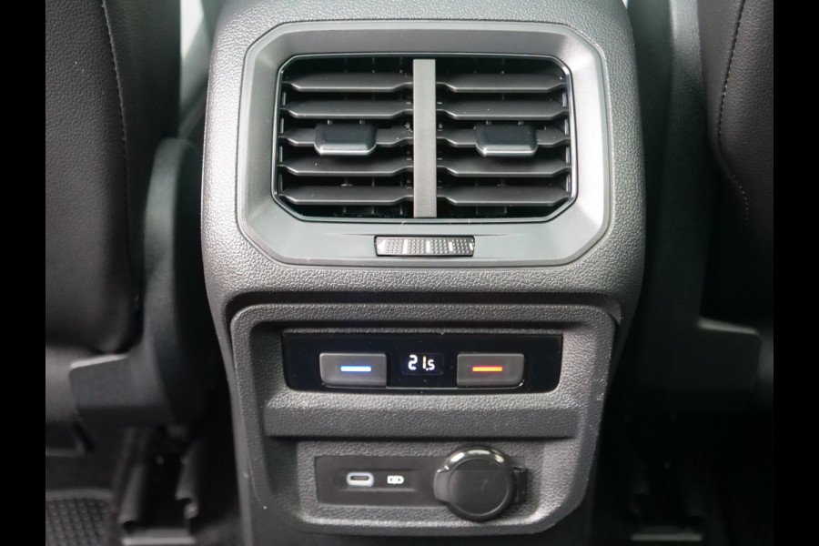 Volkswagen Tiguan 1.5 TSI R-Line | panorama | head-up | Trekhaak..