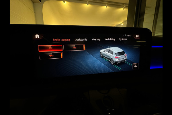 Mercedes-Benz A-Klasse 220 AMG Premium Plus Sfeer|Camera|Lane