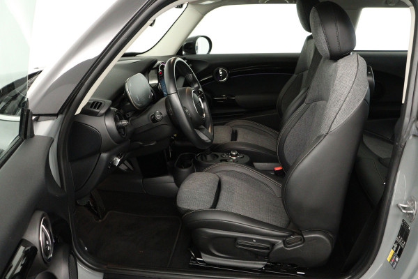 MINI Mini Electric Classic 33 kWh (SFEERVERLICHTING, CRUISE CONTROL, NAVIGATIE, PARKEERSENSOREN)