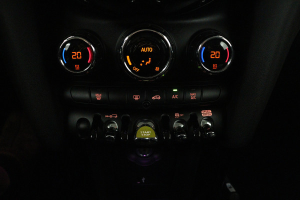 MINI Mini Electric Classic 33 kWh (SFEERVERLICHTING, CRUISE CONTROL, NAVIGATIE, PARKEERSENSOREN)