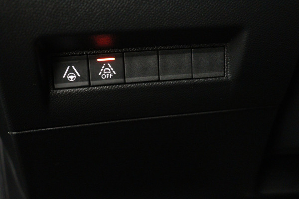Peugeot e-208 EV GT 350 50 kWh (SFEERVERLICHTING, STOELVERWARMING, CAMERA, CRUISE ADAPTIEF, PARKEERSENSOREN)