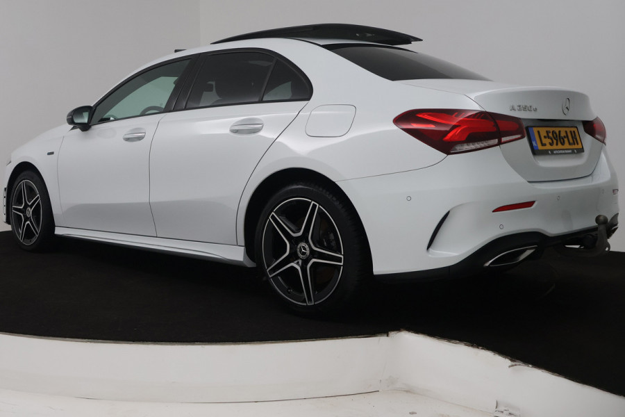 Mercedes-Benz A-Klasse 250 e Business Solution AMG Limited (PANORAMADAK, TREKHAAK, STOELVERWARMING, SFEERVERLICHTING, CAMERA)