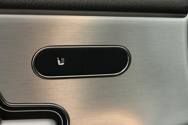 Mercedes-Benz A-Klasse 250 e Business Solution AMG Limited (PANORAMADAK, TREKHAAK, STOELVERWARMING, SFEERVERLICHTING, CAMERA)