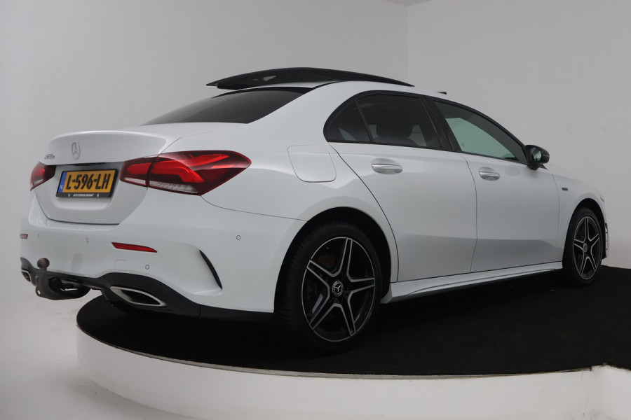 Mercedes-Benz A-Klasse 250 e Business Solution AMG Limited (PANORAMADAK, TREKHAAK, STOELVERWARMING, SFEERVERLICHTING, CAMERA)