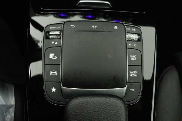 Mercedes-Benz A-Klasse 250 e Business Solution AMG Limited (PANORAMADAK, TREKHAAK, STOELVERWARMING, SFEERVERLICHTING, CAMERA)