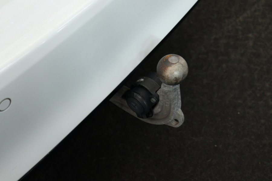 Mercedes-Benz A-Klasse 250 e Business Solution AMG Limited (PANORAMADAK, TREKHAAK, STOELVERWARMING, SFEERVERLICHTING, CAMERA)