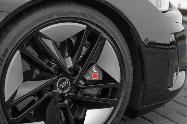 Audi e-tron GT RS 600pk Quattro Keramisch Pano HuD 4-wielbesturing Designpakket RS