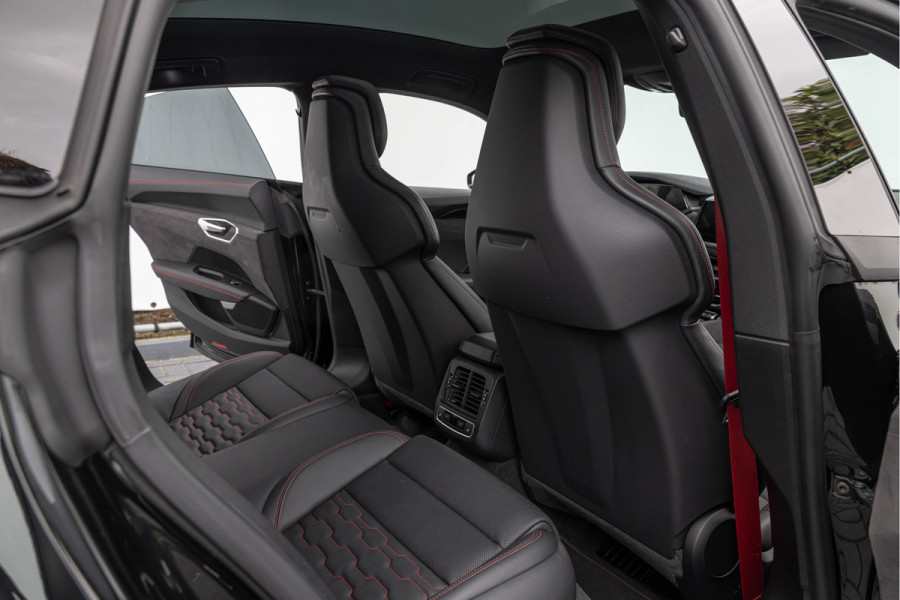 Audi e-tron GT RS 600pk Quattro Keramisch Pano HuD 4-wielbesturing Designpakket RS