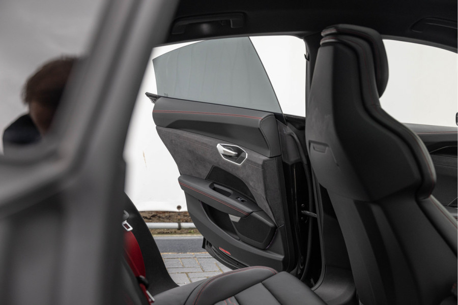 Audi e-tron GT RS 600pk Quattro Keramisch Pano HuD 4-wielbesturing Designpakket RS