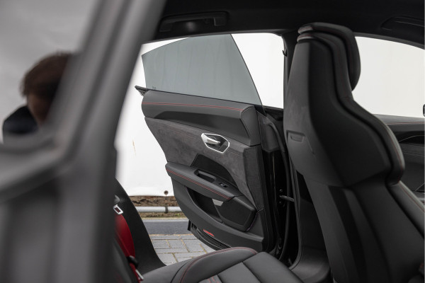 Audi e-tron GT RS 600pk Quattro Keramisch Pano HuD 4-wielbesturing Designpakket RS