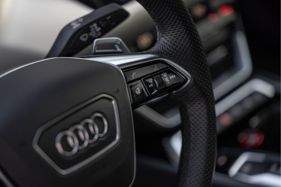 Audi e-tron GT RS 600 pk Quattro Pano HuD B&O Vierwielsturing ACC