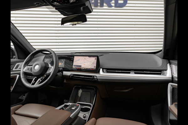 BMW X1 sDrive18i M-Sport Pro - 20 inch - Pano - Memory - Trekhaak - Head-up
