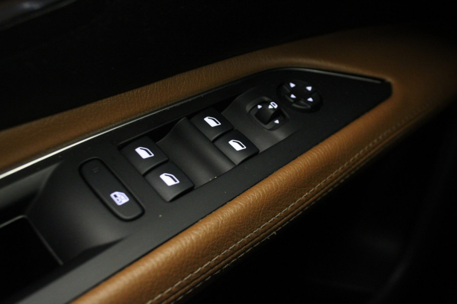 Peugeot 5008 1.2 PureTech Allure |Pano|Leder|Stoelverw.|