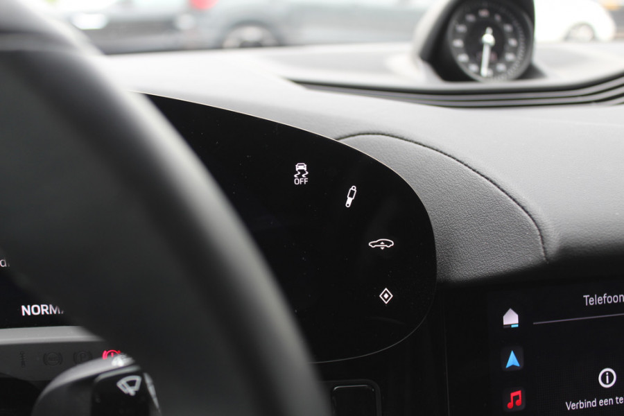 Porsche Taycan Cross Turismo 4 93 kWh / Panoramadak / 360Camera / Sportchrono / 20'' / Leder / Luchtvering / Stoelverwarming / DAB / Cruise Control