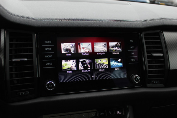 Škoda Kodiaq 1.5 TSI Sportline Business / Camera / Keyless / Sportstoelen / CarPlay / 19'' / Blackpack / Virtual Cockpit / Dodehoek / DAB / Stoelverwarming / ACC