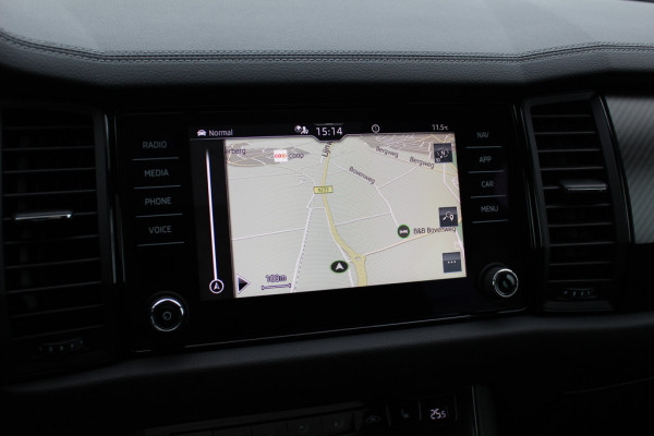 Škoda Kodiaq 1.5 TSI Sportline Business / Camera / Keyless / Sportstoelen / CarPlay / 19'' / Blackpack / Virtual Cockpit / Dodehoek / DAB / Stoelverwarming / ACC