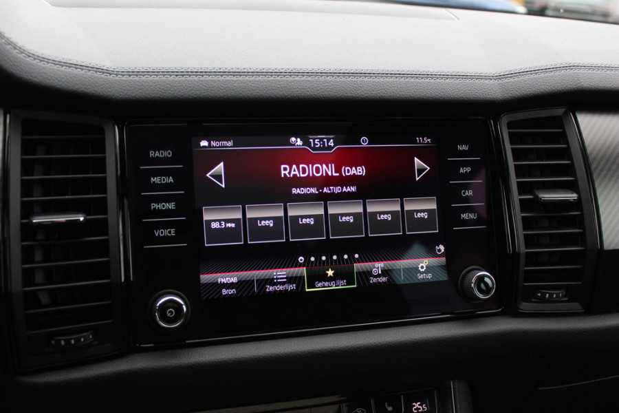 Škoda Kodiaq 1.5 TSI Sportline Business / Camera / Keyless / Sportstoelen / CarPlay / 19'' / Blackpack / Virtual Cockpit / Dodehoek / DAB / Stoelverwarming / ACC