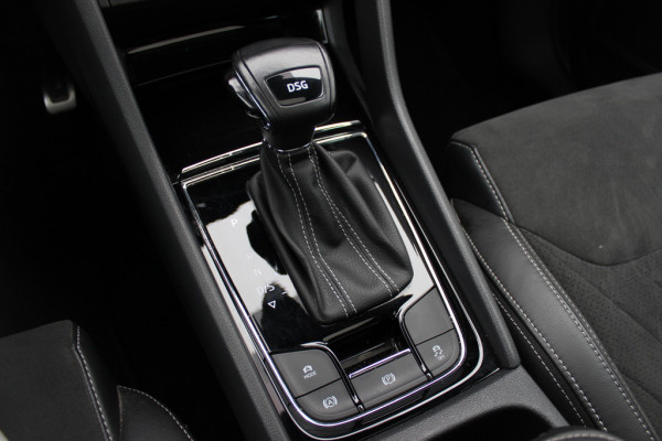 Škoda Kodiaq 1.5 TSI Sportline Business / Camera / Keyless / Sportstoelen / CarPlay / 19'' / Blackpack / Virtual Cockpit / Dodehoek / DAB / Stoelverwarming / ACC