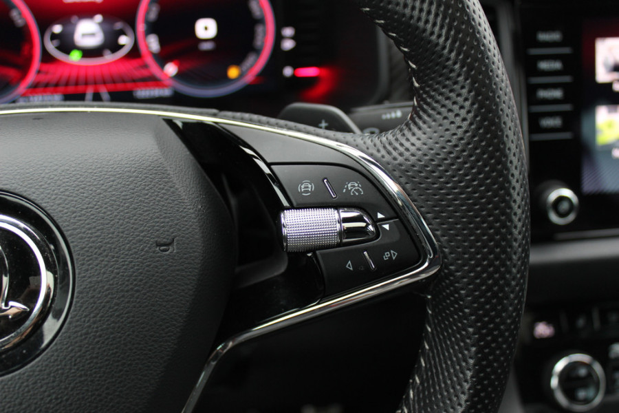 Škoda Kodiaq 1.5 TSI Sportline Business / Camera / Keyless / Sportstoelen / CarPlay / 19'' / Blackpack / Virtual Cockpit / Dodehoek / DAB / Stoelverwarming / ACC