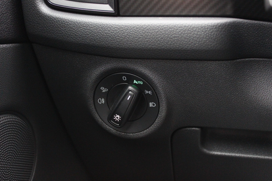 Škoda Kodiaq 1.5 TSI Sportline Business / Camera / Keyless / Sportstoelen / CarPlay / 19'' / Blackpack / Virtual Cockpit / Dodehoek / DAB / Stoelverwarming / ACC