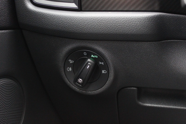 Škoda Kodiaq 1.5 TSI Sportline Business / Camera / Keyless / Sportstoelen / CarPlay / 19'' / Blackpack / Virtual Cockpit / Dodehoek / DAB / Stoelverwarming / ACC