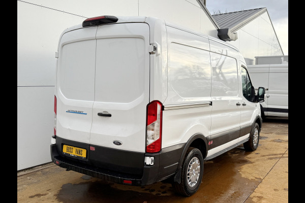 Ford E-Transit 89kWh 97.3% (SOH) 402km WLTP BEV Snelladen L2H2 Climate Control Carplay 360° Camera Stoelverwarming Parkeersensoren voor achter