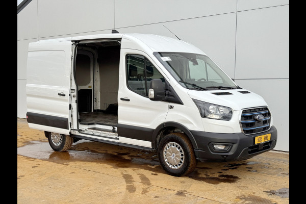 Ford E-Transit 89kWh 97.3% (SOH) 402km WLTP BEV Snelladen L2H2 Climate Control Carplay 360° Camera Stoelverwarming Parkeersensoren voor achter