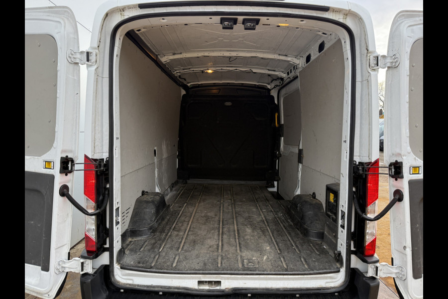 Ford E-Transit 89kWh 97.3% (SOH) 402km WLTP BEV Snelladen L2H2 Climate Control Carplay 360° Camera Stoelverwarming Parkeersensoren voor achter