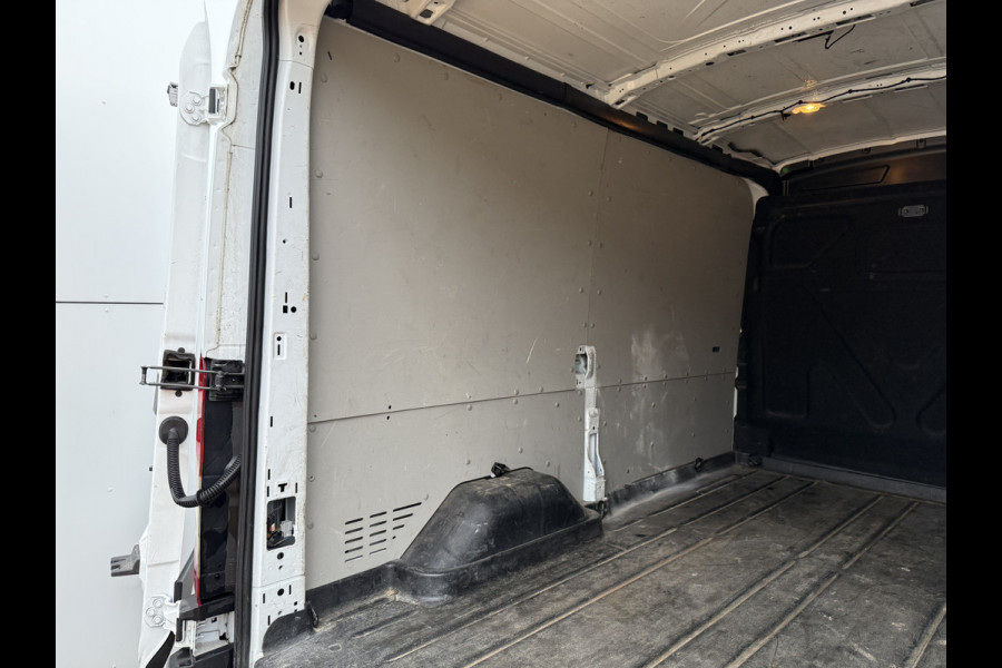 Ford E-Transit 89kWh 97.3% (SOH) 402km WLTP BEV Snelladen L2H2 Climate Control Carplay 360° Camera Stoelverwarming Parkeersensoren voor achter