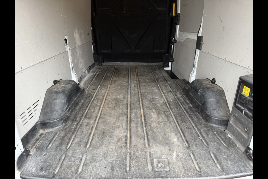 Ford E-Transit 89kWh 97.3% (SOH) 402km WLTP BEV Snelladen L2H2 Climate Control Carplay 360° Camera Stoelverwarming Parkeersensoren voor achter