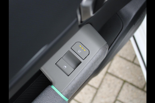 Kia EV4 Plus Advanced 81.4 kWh | DIRECT LEVERBAAR | Schuifkanteldak | Navigatie | Stoel en stuurverwarming | H&K | Elektrische achterklep
