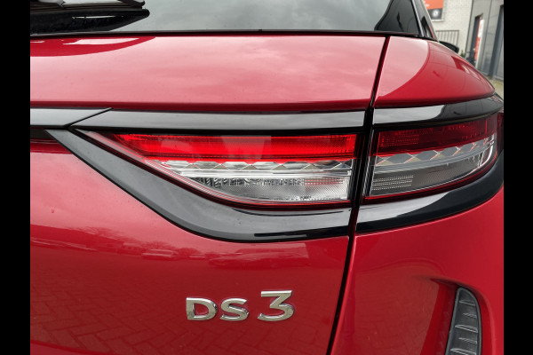 DS Ds 3 Crossback 100pk Performance Line (Stoelverwarming - Camera - Automatische Airco - Head up - Navigatie - Apple Carplay - Keyless Start)
