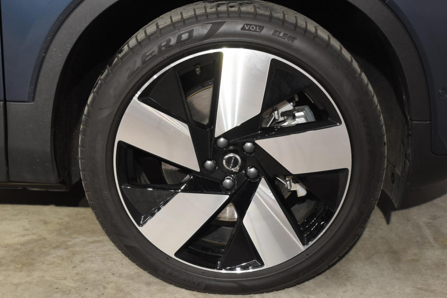 Volvo EX40 252PK Single Motor Extended Range 82 kWh Plus / Lounge Pakket / Panoramadak / 360 Camera / Extra getint glas / 20'' Velgen / MicroTech/Nubuck bekleding