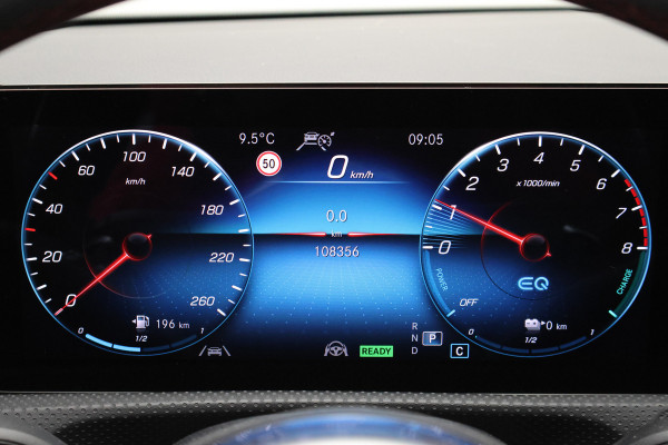 Mercedes-Benz CLA-Klasse Shooting Brake 250 e Premium Plus AMG Panoramadak, ACC, Camera, Sfeerverlichting, Trekhaak, Widescreen, 18"