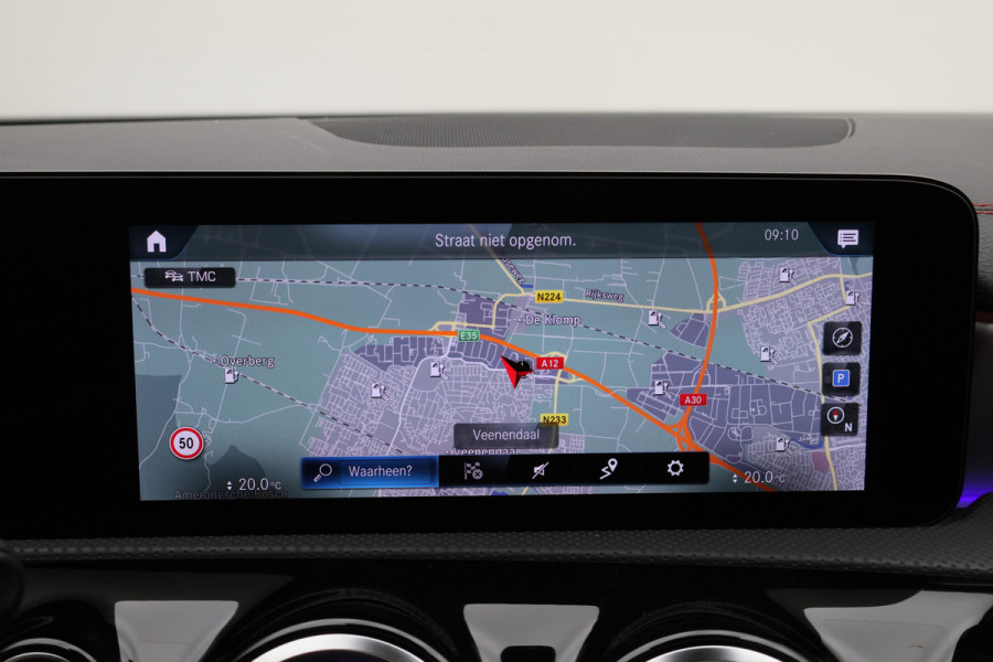 Mercedes-Benz CLA-Klasse Shooting Brake 250 e Premium Plus AMG Panoramadak, ACC, Camera, Sfeerverlichting, Trekhaak, Widescreen, 18"