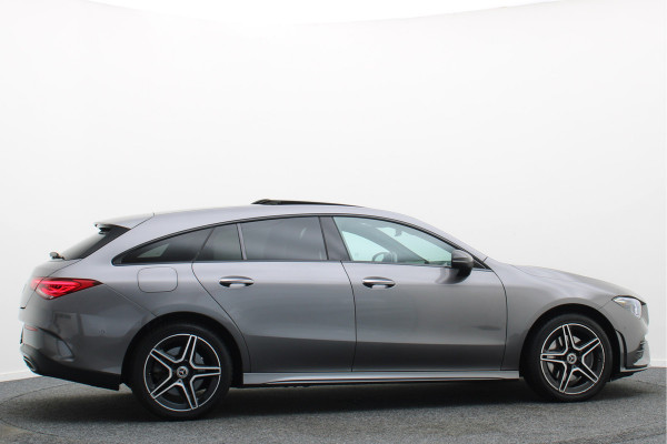 Mercedes-Benz CLA-Klasse Shooting Brake 250 e Premium Plus AMG Panoramadak, ACC, Camera, Sfeerverlichting, Trekhaak, Widescreen, 18"