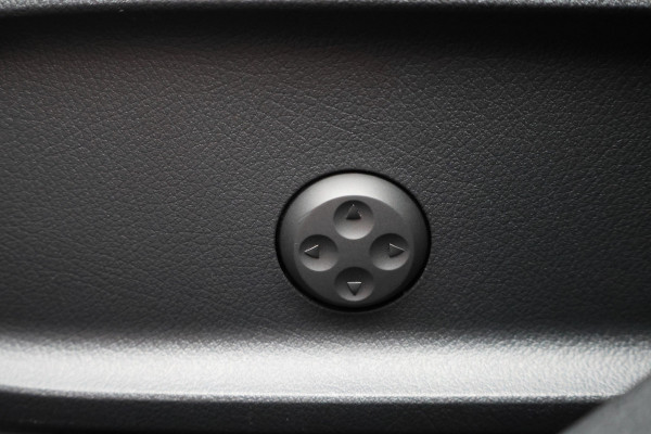 Mercedes-Benz CLA-Klasse Shooting Brake 250 e Premium Plus AMG Panoramadak, ACC, Camera, Sfeerverlichting, Trekhaak, Widescreen, 18"