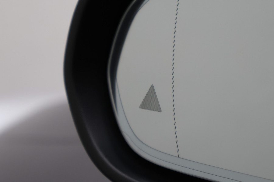 Mercedes-Benz CLA-Klasse Shooting Brake 250 e Premium Plus AMG Panoramadak, ACC, Camera, Sfeerverlichting, Trekhaak, Widescreen, 18"