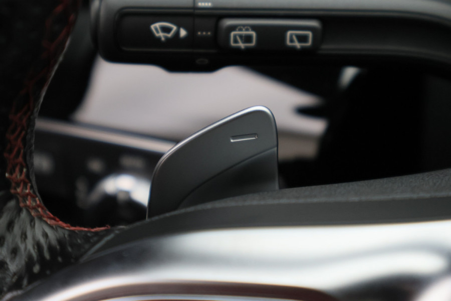 Mercedes-Benz CLA-Klasse Shooting Brake 250 e Premium Plus AMG Panoramadak, ACC, Camera, Sfeerverlichting, Trekhaak, Widescreen, 18"