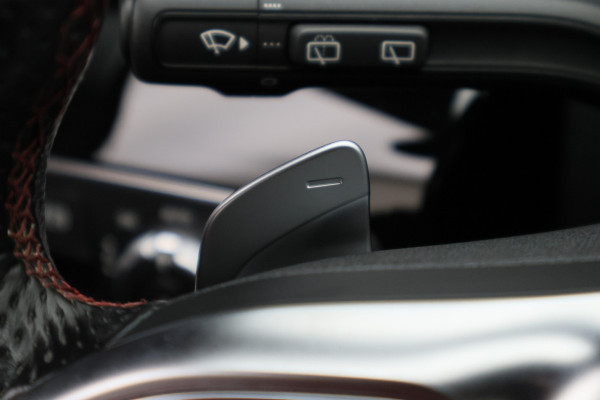 Mercedes-Benz CLA-Klasse Shooting Brake 250 e Premium Plus AMG Panoramadak, ACC, Camera, Sfeerverlichting, Trekhaak, Widescreen, 18"