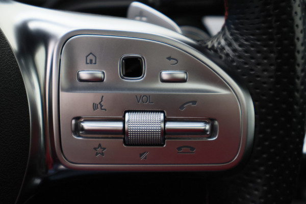 Mercedes-Benz CLA-Klasse Shooting Brake 250 e Premium Plus AMG Panoramadak, ACC, Camera, Sfeerverlichting, Trekhaak, Widescreen, 18"