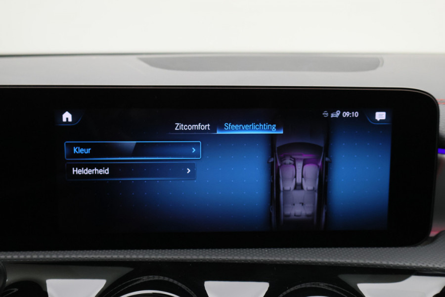 Mercedes-Benz CLA-Klasse Shooting Brake 250 e Premium Plus AMG Panoramadak, ACC, Camera, Sfeerverlichting, Trekhaak, Widescreen, 18"