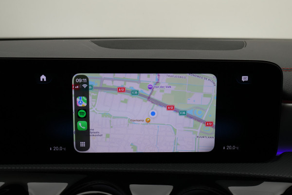 Mercedes-Benz CLA-Klasse Shooting Brake 250 e Premium Plus AMG Panoramadak, ACC, Camera, Sfeerverlichting, Trekhaak, Widescreen, 18"