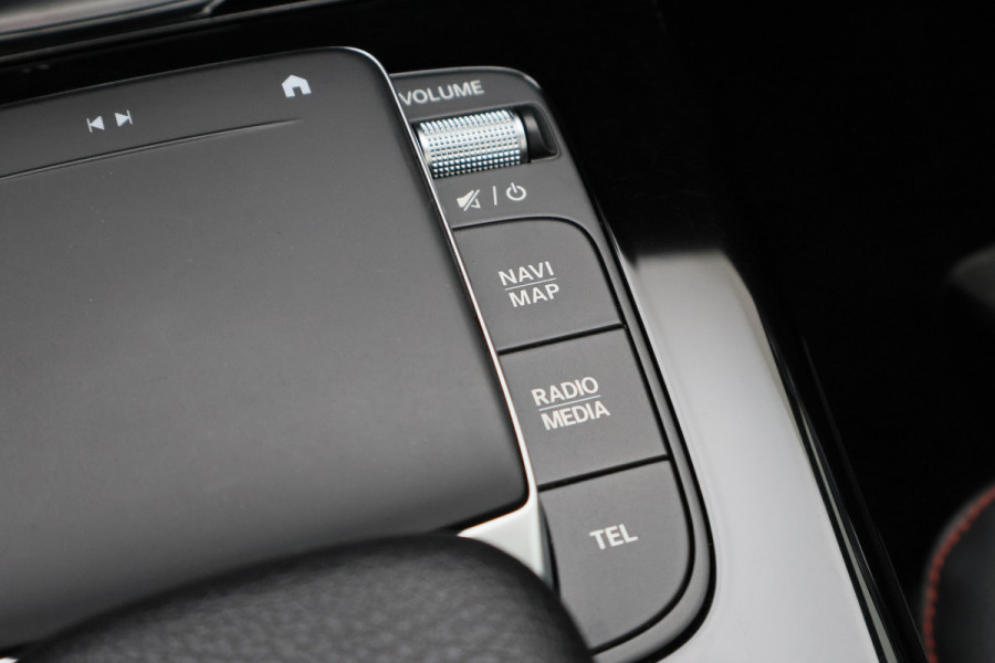 Mercedes-Benz CLA-Klasse Shooting Brake 250 e Premium Plus AMG Panoramadak, ACC, Camera, Sfeerverlichting, Trekhaak, Widescreen, 18"