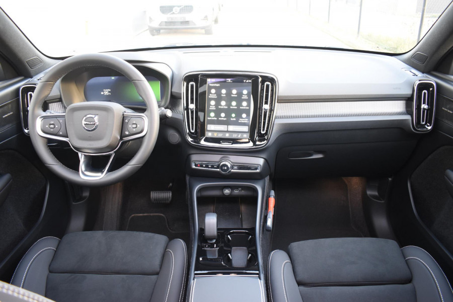 Volvo EX40 252PK Single Motor Extended Range 82 kWh Plus / Lounge Pakket / Panoramadak / 360 Camera / Extra getint glas / 20'' Velgen / MicroTech/Nubuck bekleding