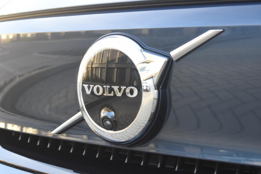 Volvo EX40 252PK Single Motor Extended Range 82 kWh Plus / Lounge Pakket / Panoramadak / 360 Camera / Extra getint glas / 20'' Velgen / MicroTech/Nubuck bekleding